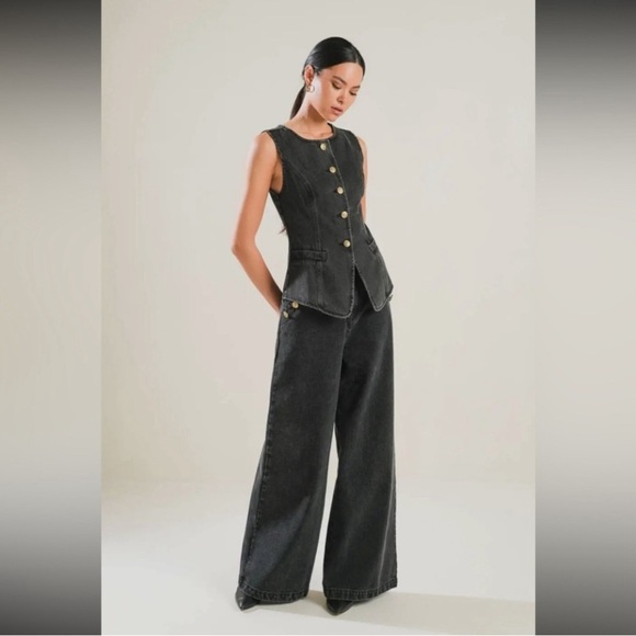 ✨ NEW ✨ Denim Pre-Washed Black w/Gold button detail vest, sizes Sm & Med - Picture 5 of 11